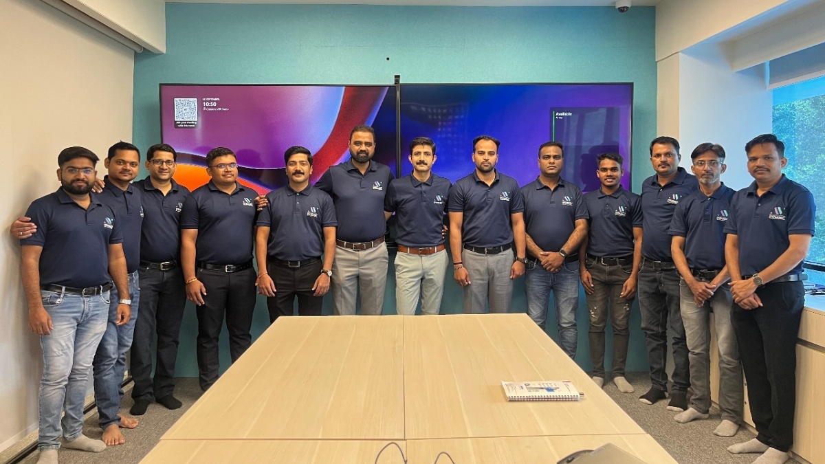 2526009074-Transforming-Workspaces-Experience-Power-200